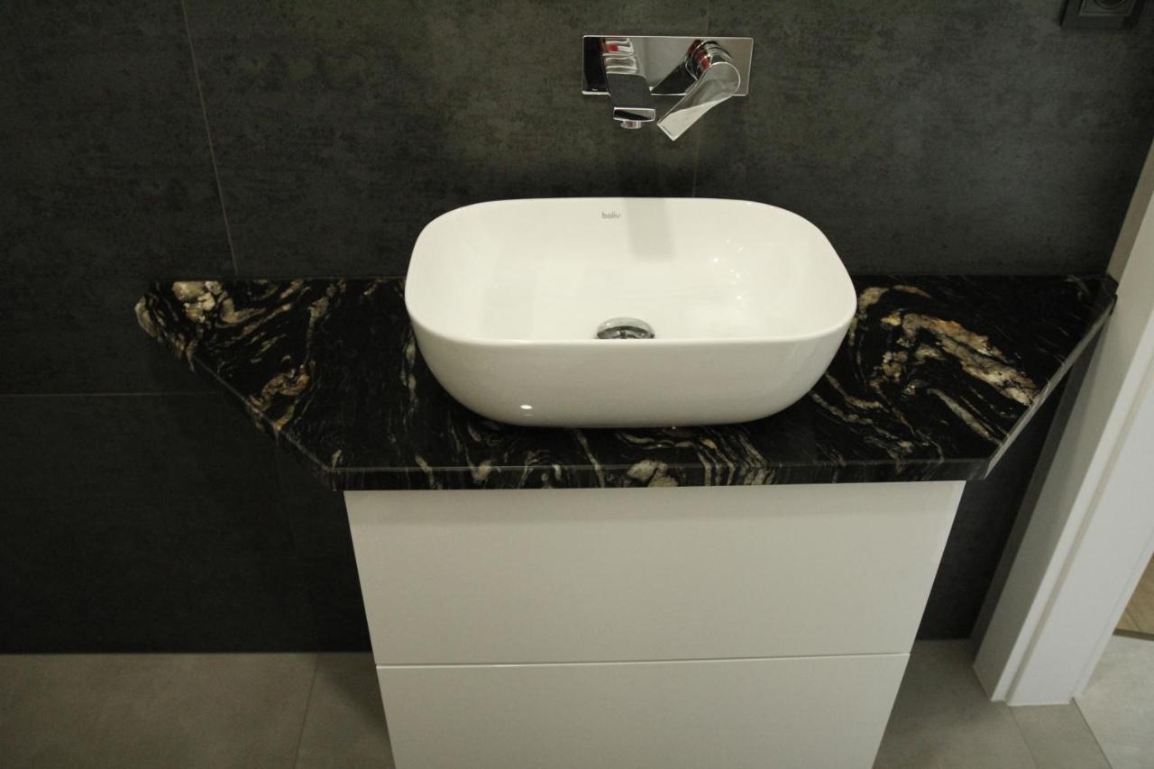 Apartament W Centrum-Garaz Kielce Ngoại thất bức ảnh