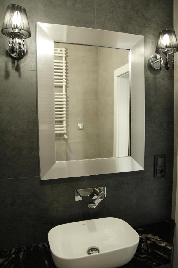 Apartament W Centrum-Garaz Kielce Ngoại thất bức ảnh